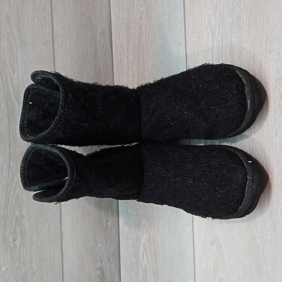 Ugg Australia Women 3176 Mountain Quilted Sweater Cardi Boots shoes sz 7 - Picture 3 of 13